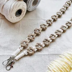 【組み合わせ選べる29色】お花とパールのスマホショルダー