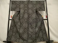 平和屋着物■本場大島紬　7マルキ　幾何学花文　黒地　正絹　逸品　未使用　AAAV4768jd