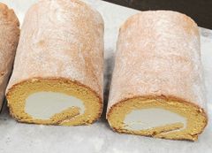 ロールケーキ２本セット　焼き菓子とクッキーなどに