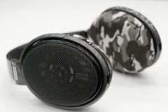 SENNHEISER HD650 DELRIMOUR MODERN のイヤーパッドの保護・修理に mimimamo スーパーストレッチ・ヘッドホンカバー （サイズ：L、色：シティ、型番：MHC-002-CC）