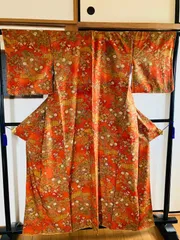 着物 小紋 正絹 / オレンジ色系 / 草花文 / 身丈約152.5cm 裄丈約63cm 袖幅約46.5cm 後幅29cm 前幅23.5cm TCS着物 W19