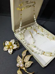 天然貝ネックレス　イヤリング　＆　ヴィンテージブローチ　dd25c26