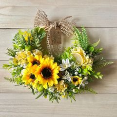 7-59ひまわりのリース　向日葵　母の日　ナチュラルリース　北欧　ボタニカルリース　花かごリース　春リース　夏リース　玄関リース　ドアリース　ディスプレイ　店舗　什器　撮影　背景