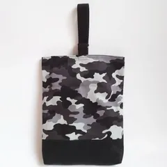 ハンドメイド リバーシブル 迷彩 × 星 シューズケース シューズケース 上履き入れ 上履きバッグ シューズバッグ 上靴入れ 上靴バッグ 上履きバック 上靴ケース シューズバック シューズ入れ 入園 入学 スター 男の子 カモフラージュ カモフラ ブラック 黒