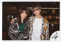 【中古】生写真(ジャニーズ) ジャニーズWEST/神山智洋・藤井流星/横型・上半身/アルバム「rainboW」MV＆ジャケ写＆Short Movieオフショット/公式生写真