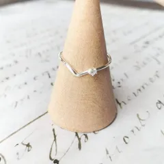 114M【V字/一粒】フリーリング　SV925　シルバー 　ダイヤ　2.5mm　華奢　クール　フリーサイズ　リング　一粒　華奢　上品　大人　落ち着いた　エレガント　清楚　普段使い　フォーマル　デート　ギフト　プレゼント　高見え　シルバー　オープンリング