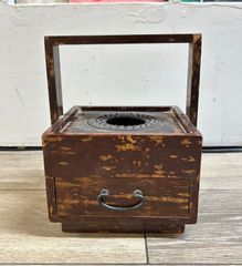 昭和レトロ 木製 火鉢台 幅34cm高さ55cm アンティーク 火鉢 レトロ 大正 昭和 アンティーク 木製火鉢 五徳 角火鉢 砂入り - メルカリ