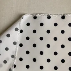 ドット柄　素材　白/黒　カット生地　２m