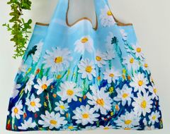 ⭐︎油絵シリーズ　白い花　折りたたみトート、エコバッグ 大容量　コンパクト