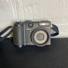 Nikon COOLPIX P5100   JS