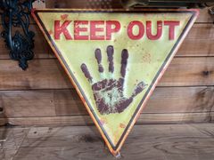 ブリキ看板 ビンテージ KEEP OUT アンティーク ガレージ プレート 三角 ユニーク 壁飾り アメリカン 雑貨 インテリア おしゃれ 可愛い