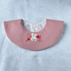 【ハンドメイド刺繍スタイ】桜咲くうっとりうさぎさん(ピンク)