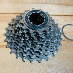 【良品】 シマノ 105 CS-5700 12-27T 11s カセット スプロケット 1mmスペーサー付 10速 SHIMANO CS-6800 CS-7900 互換 クリーニング済