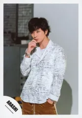 【中古】生写真(ジャニーズ) 嵐/松本潤/膝上・衣装白・ズボン茶・右手顔・左手ポケット・体左向き・目線左上/「Are You Happy?」ジャケ写撮影＆「Don’t You Get It」PV撮影/公式生写真