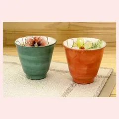 花花兎　湯呑（１種選択／２種類）　41531,41530　※陶器,瀬戸物,贈り物,個性的,ギフト,プレゼント,シリーズ,高級感,高品質,夫婦,日本製,レトロモダン,かわいい,可愛い,和食器,うさぎ,フラワー,赤,レッド,緑,グリーン,色違い,湯飲み