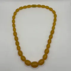 【✨昭和レトロ✨】琥珀カラー　ネックレス　ヴィンテージ　アンティーク　アクセサリー　昭和レトロ　黄色　アクセ　首輪　レディース　女性　婦人　ジュエリー　骨董品　宝飾品　おしゃれ　かわいい　ビンテージ　古物　小道具　古道具　遺品整理　生前整理　断捨離