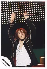 【中古】生写真(ジャニーズ) 関ジャニ∞/村上信五/ライブフォト・上半身・黒ジャケット・白シャツ・両手パー・目線右・左手マイク/公式生写真