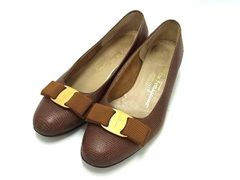 Ferragamo クロコ レザーパンプス 24cm 7D 茶 ヒール5cm美品 フェラガモ ヴァラ クロコ型押し パンプス 24cm 茶 太ヒール - メルカリ