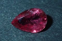 天然ルビー0.374ct 約5×3mm ソーティング付き！