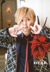 【中古】生写真(ジャニーズ) Hey! Say! JUMP/山田涼介/上半身・衣装黒赤金・両手人差し指頬/「Hey! Say! JUMP LIVE TOUR 2016 DEAR.」オリジナルフォト