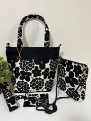 【裁縫ストア・ボヌール】大人かわいい　北欧風  花柄　ブーケ　綿麻キャンバス生地　トートバック　サコッシュ　ミニポーチ　ポケットいっぱい　ショルダーバッグ　ハンドメイド　ショルダーストラップ付き　ゴージャス  / №500-416