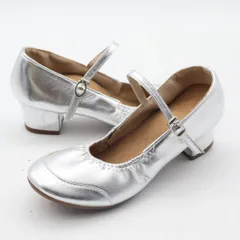 【レディースシューズ】22CM相当 シルバー ヒール 靴 光沢 艶 パーティ 発表会 ダンス用 綺麗 煌びやか 輝き 女性用 ベルト かわいい 綺麗 きれいめ フラット 豪華 シンプル キラキラ 足元 おしゃれ ストラップ 4cm 衣装 パンプス ガーリー