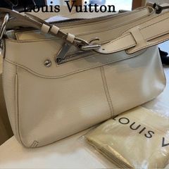ルイヴィトン　Louis Vuitton　エピ　テュレンPM　M5928J　イヴォワールセミショルダーバック　レザー　ホワイト