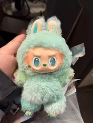 【新しい未使用】LABUBU 3代目 キーホルダー THE MONSTERS Biginto Energy ぬいぐるみ SERENITY
