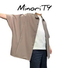 【新品　タグ付き】　【MinoriTY】　マイノリティ　ブランド　メンズ　トップス　シャツ　ワイシャツ　半袖　ドルマンスリーブ　オーバーサイズ　ビッグシルエット　ゆったり　落ち感　　五分袖　セットアップ　グレージュ　Mのサムネイル