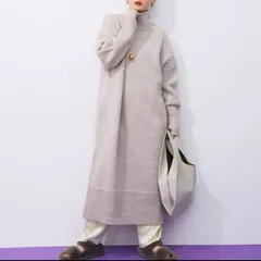 ADAM ET ROPE'  タートルバックスリットニットワンピース  ベージュ