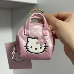 Sanrio(サンリオ) hello kitty(ハローキティ) キルト ポーチ キティポーチ エアポッド