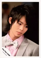 【中古】生写真(ジャニーズ) Hey! Say! JUMP/有岡大貴/バストアップ・衣装グレーピンク・蝶ネクタイ・目線右下/公式生写真