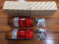 ランドクルーザー70 4灯化キット 純正 テールレンズ テールランプ ③