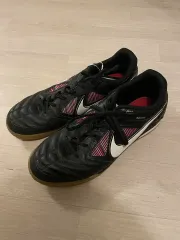 Nike SB Supreme GATO　スニーカー27センチ　帰省の為年始発送 Nike SB Supreme GATO スニーカー27センチ 帰省の為年始発送