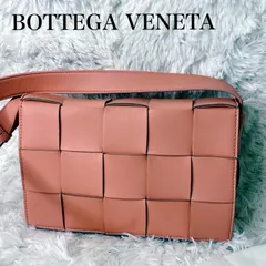 Bottega Veneta　ボッテガヴェネタ ショルダーバッグ カセットバッグ イントレチャート　ピンク　人気　コンパクト