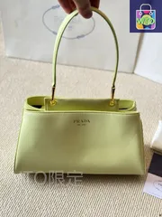 【今日WTO】Prada プラダ 秋冬バッグ コレクション 高級感に富むのが特徴です-WTO輸入2-XX94