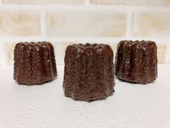 食品サンプル☆カヌレのオブジェ・3個セット☆ツヤあり