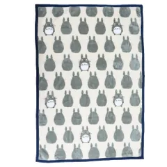 となりのトトロ ハーフ毛布 ビッグ マイヤー ブランケット 大トトロシルエット スタジオジブリ 丸眞 ウォーマー雑貨 防寒用品 キャラクター グッズ 