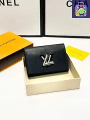 【今日特価】Louis Vuitton ルイヴィトン クラシック シリーズ ウォレット ウェーブ柄レザーと多機能収納仕様
