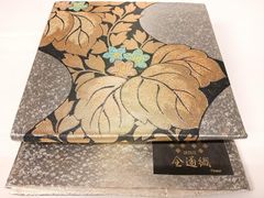 ☘️新品未使用*上質な長襦袢*雪輪花芝地紋*暈し染め*逸品*嬉しいロング丈♡ 未使用品 雪輪 四季の花 暈し 小紋 着物 NO1 - メルカリ