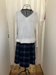 【レディース】GLOBAL WORK　グローバルワーク　色切り替えニット　Vネック　ホワイト　グレー　Freesia　チェック柄　ボックスプリーツスカート　青