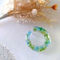 琉球ガラス　イヤーカフ　ハンドメイド　レジン　グリーン　水色