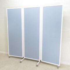 自立式パーテーション ブルー 衝立 間仕切り 連結パネル 3連 パーティション 折り畳み キャスター シンプル EG17460 中古オフィス家具