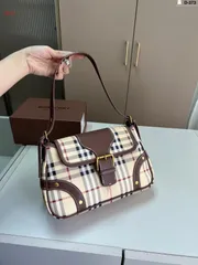 Burberry ショルダーバッグとアンダーアーバッグ