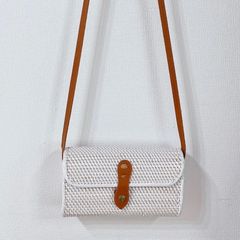 アタ ショルダーバッグ かごバッグ(白色)