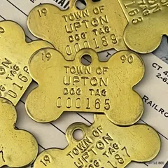090・R-1728　真鍮　ヴィンテージ　 ドッグタグ　1枚　ボーン　タグ 　真鍮タグ　アクセサリー　犬　首輪　キーホルダー　ヴィンテージドッグタグ　USAタグ　ヴィンテージタグ　蚤の市　アメリカン　古着