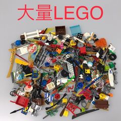 中古 LEGO レゴ   ミニフィグ用　武器　装飾品　小物　大量　まとめ売り　DX NP-194 ※旗　盾　手錠　刀　銃　クリアパーツ　武器　コップ　宝箱　他 465
