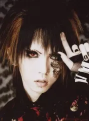 【中古】生写真(男性) SCREW/マナブ/バストアップ・衣装赤・黒・左手人差し指頭/CD「VIRUS」アーティスト生写真