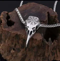 カラス スカル モチーフ シルバー ネックレス メンズ レディース ユニセックス 韓国風 モード系 ストリート 地雷系 ダーク ゴシック 個性的 おしゃれ 首飾り ペンダント アクセサリー 原宿系 病みかわ ロック ハロウィン クール