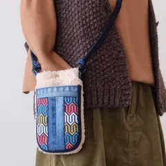 こぎん刺しのモコモコスマホショルダー【刺繍☺︎刺し子】ポシェット☺︎ボア⌘受注製作⌘